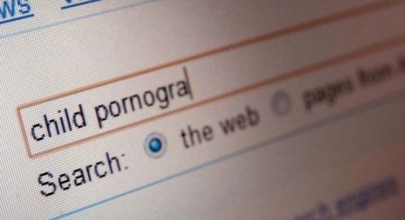 Pentru comiterea pornografiei infantile, bănuiţii riscă până la 3 ani închisoare.