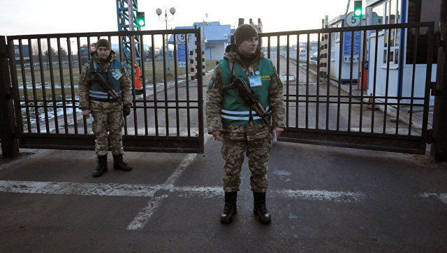 На Украине мужчина пытался на корточках сбежать в Польшу.