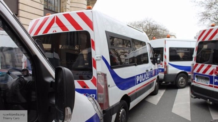 Два человека погибли в перестрелке около школы во Франции.