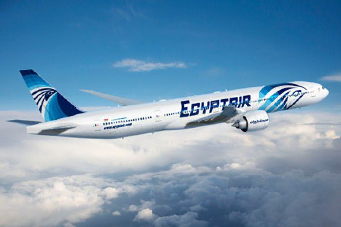A fost recuperată una din cutiile negre ale avionului EgyptAir, prăbușit în Mediterana. Foto: cvlpress.ro