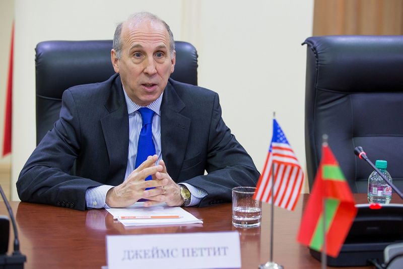 James Pettit: Principala problemă în dezvoltarea Moldovei este corupția. Foto: mfa-pmr.org