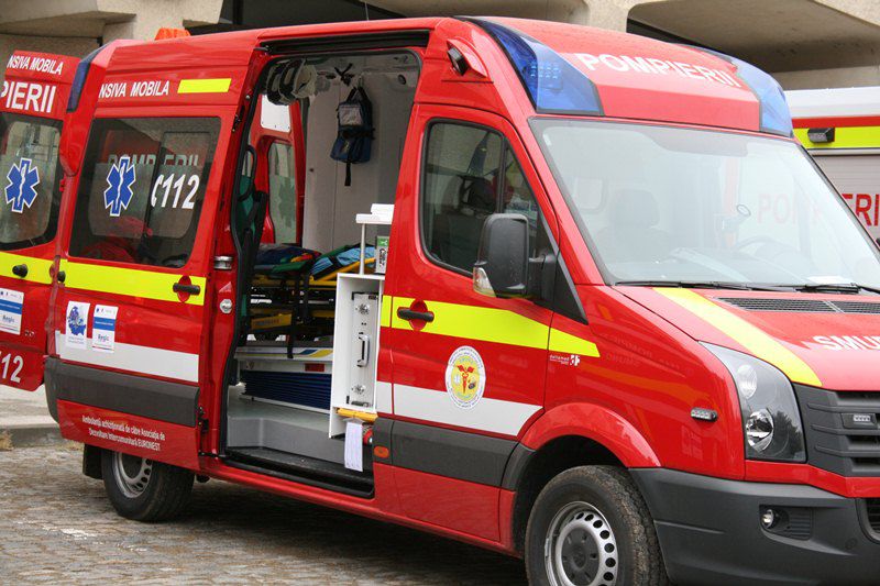Ambulanţă română, implicată în accident. O asistentă medicală, rănită. Foto simbol: jurnalul.ro