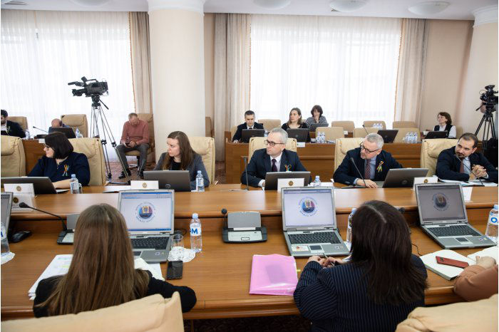 Принятое правительством Рамочное положение описывает организацию и деятельность службы опек.