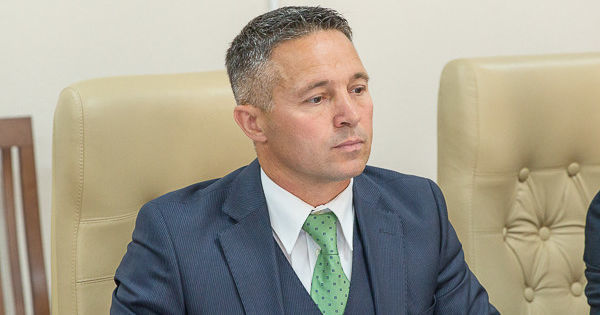 Кырнац: Чрезвычайное положение введено по политическим причинам.