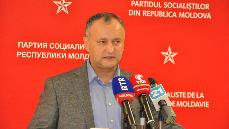 Igor Dodon îl felicită pe Krasnoselski după victoria acestuia la „alegeri” și îi propune întâlnire. Foto: diez.md