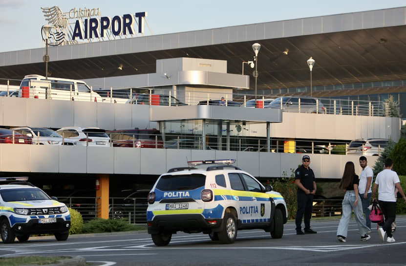 Furt pe Aeroportul Chișinău: O tânără a rămas fără geantă și documente.