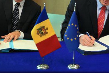 Experţii Institutului „Viitorul” şi cei de la Asociaţia pentru Politică Externă din Slovacia au formulat patru posibile scenarii ale summitului din această toamnă, de la Vilnius.