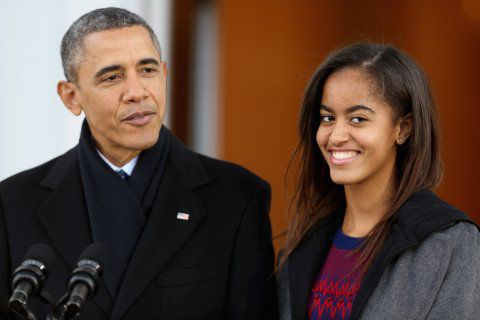 Fiica lui Obama, surprinsă în ipostaze romantice. Cine e iubitul. Foto: Business Insider