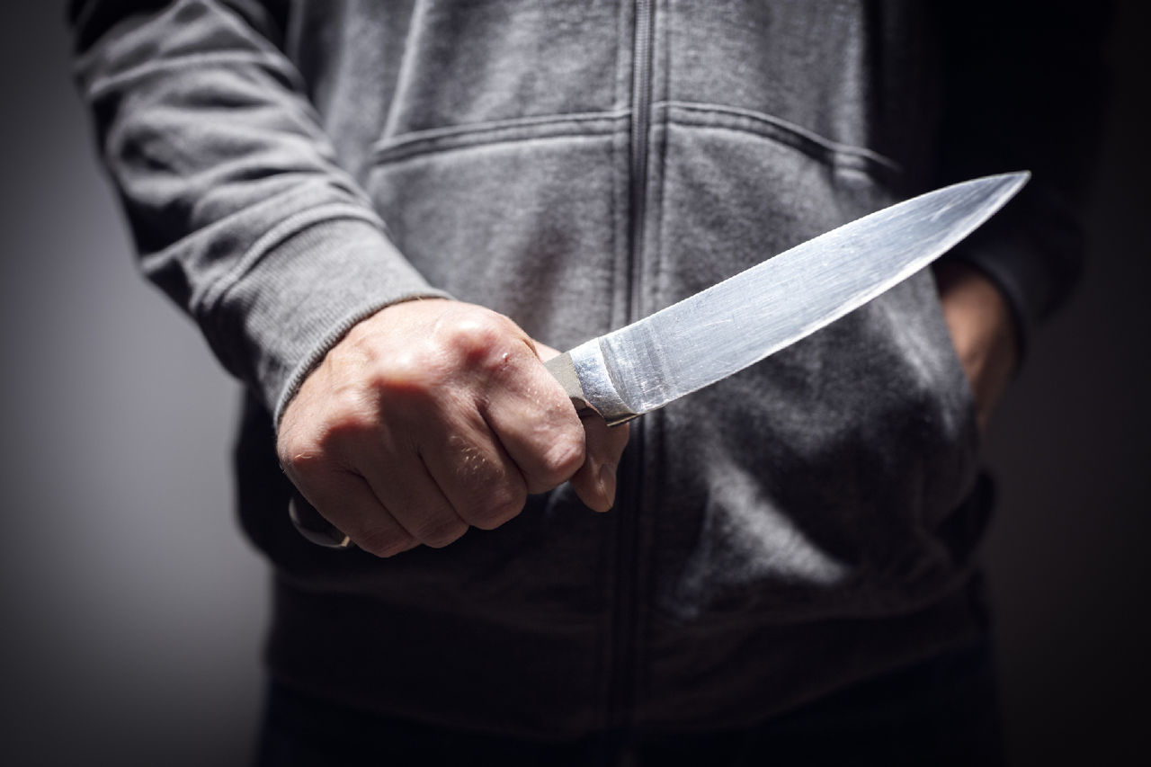 Caz tragic în Capitală: Un tânăr și-a înjunghiat concubina din gelozie.