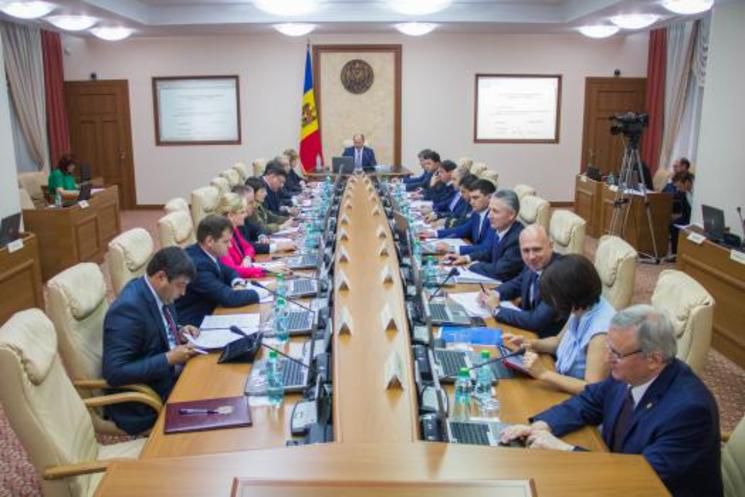 Guvernul Streleț riscă să fie demis. Foto: rfi.ro