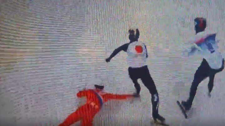 Momentul în care un sportiv încearcă să deturneze cursa rivalului