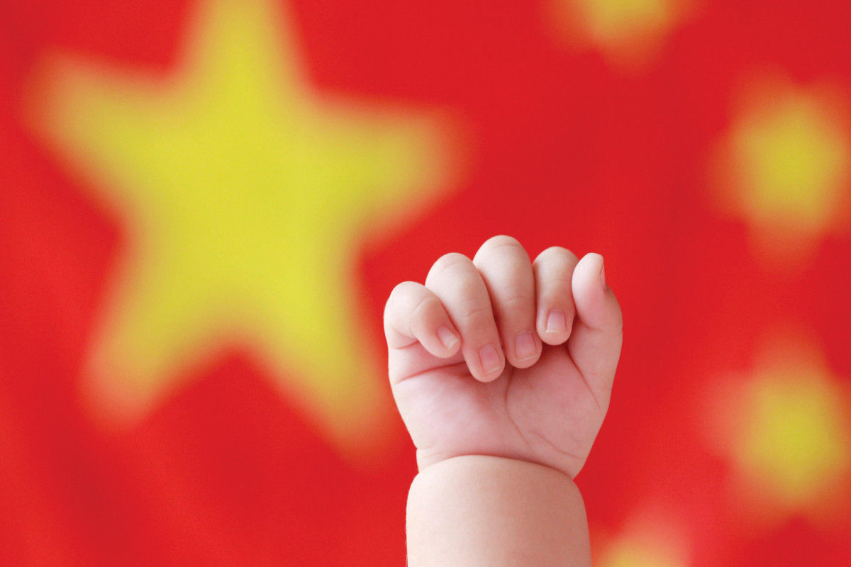 China introduce o taxă pe contracepție în încercarea de a stimula rata natalității.