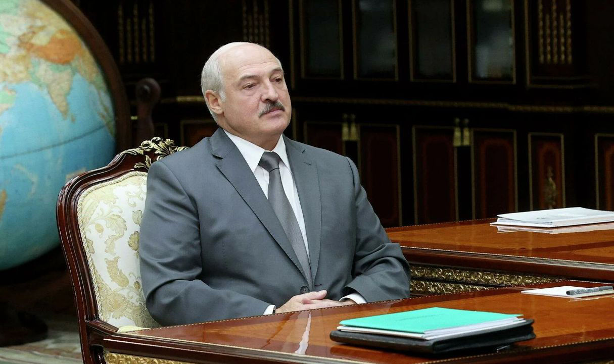 Лукашенко - Западу: Если вы не будете нас гнуть через колено, мы договоримся.