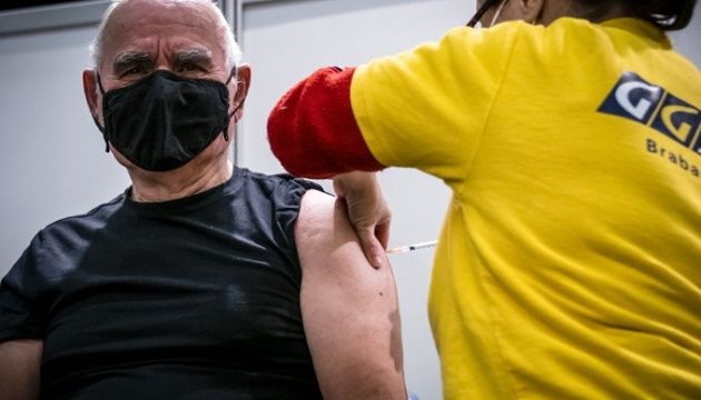 Эквадор ввел обязательную COVID-вакцинацию.
