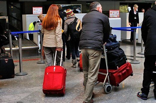 Statistică pesimistă: 57% din moldovenii plecați peste hotare nu vor să se întoarcă cu traiul în Moldova.