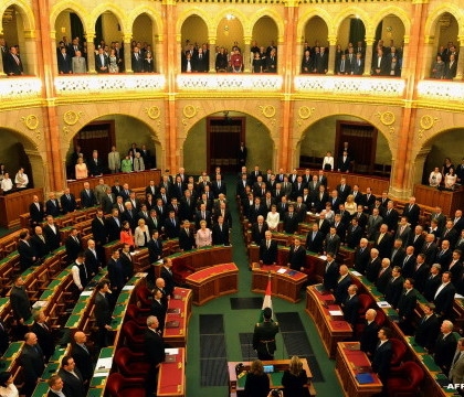 Parlamentul de la Budapesta a aprobat, luni, un imprumut rusesc in valoare de zece miliarde de euro vizand finantarea modernizarii domeniului nuclear ungar.