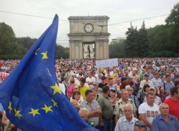Mai multe strazi din capitala inchise din cauza protestelor. Foto: protv.md