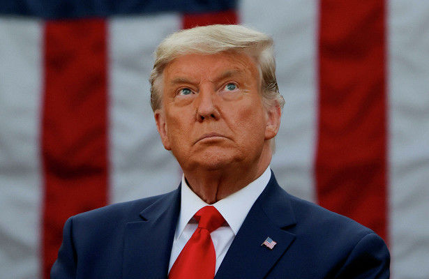 Трамп запретил американцам пользоваться китайскими приложениями.