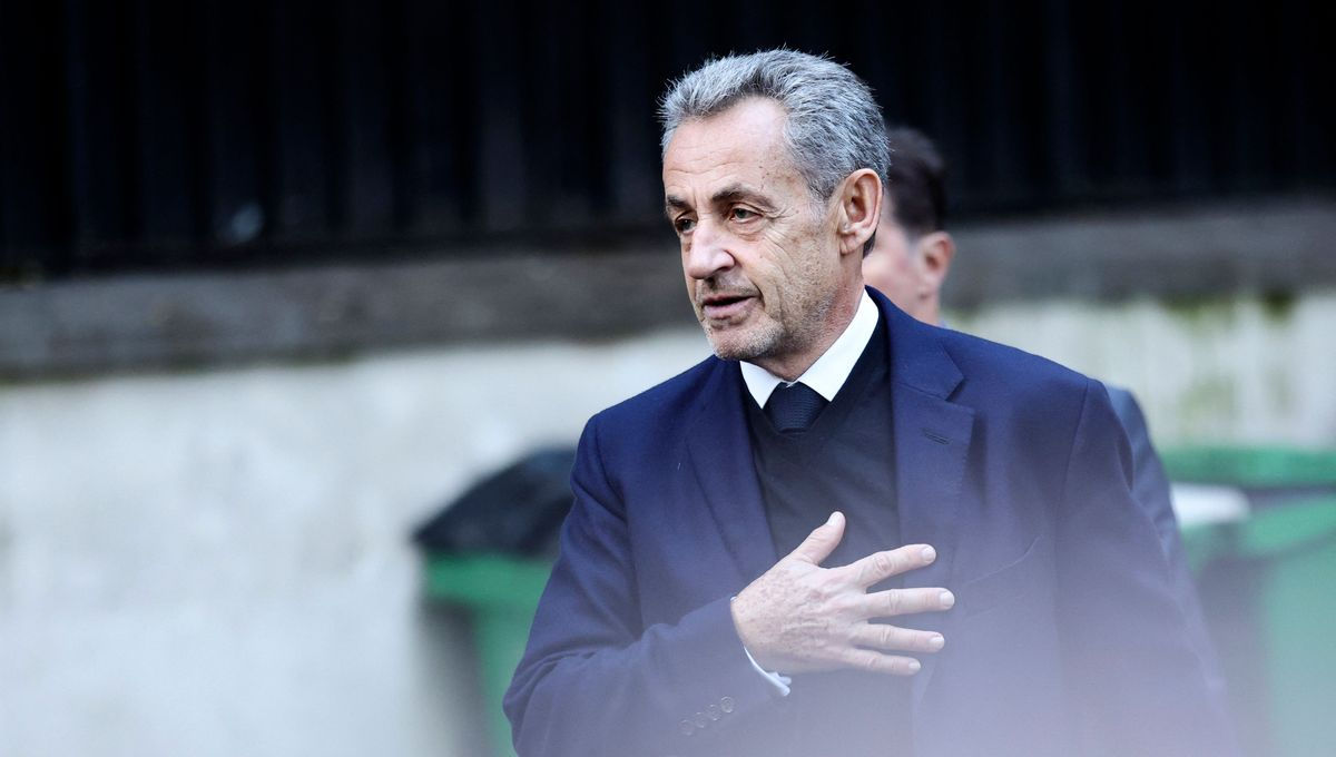 Fostul președinte al Franței, Nicolas Sarkozy, a fost eliberat sub control judiciar.