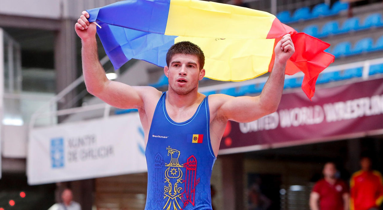Luptătorul Vasile Diacon a obținut medalia de bronz la Campionatului Mondial de lupte pe plajă din Grecia.