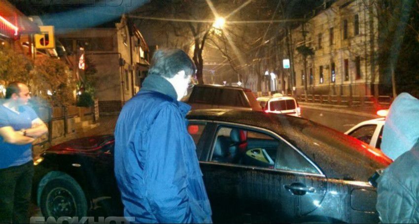 "Забрали только мою личную сумку, и больше ничего, хотя на заднем сидении были еще вещи", - сказал Киртоакэ.