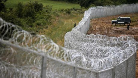 Ungurii au început proiectarea gardului antiimigraţie la frontiera cu România. Foto: rfi.ro
