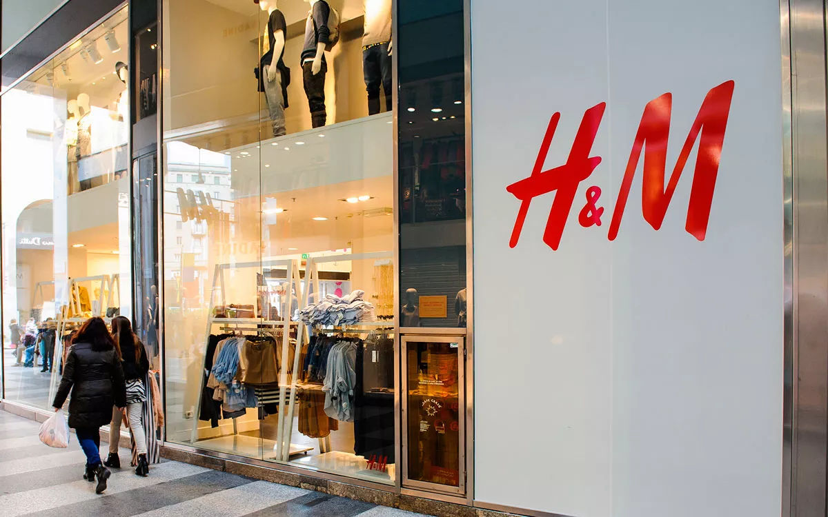 H&amp;M închide 160 de magazine în întreaga lume.