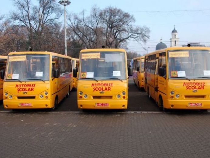 Autobuzele şcolare vor fi dotate cu sistem de securitate globală (GPS), camere video şi limitatoare de viteză.