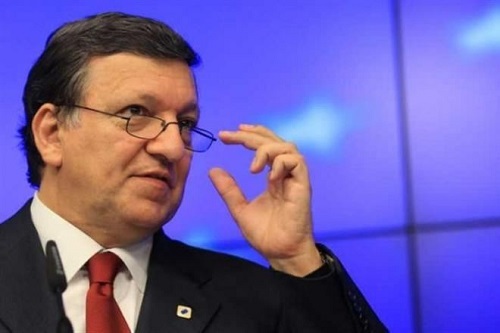 Председатель Еврокомиссии Баррозу назвал отмену саммита "восьмерки" в Сочи и переход в формат "семерки" чисто политическим жестом.