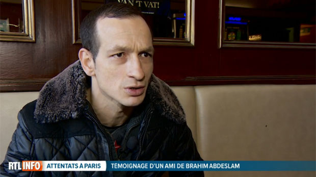 Aron a povestit jurnaliştilor belgieni cum, cu doar câteva zile înainte de atentate, Brahim Abdeslam ar fi început să-l insulte fără motiv, comportamentul său schimbându-se radical.