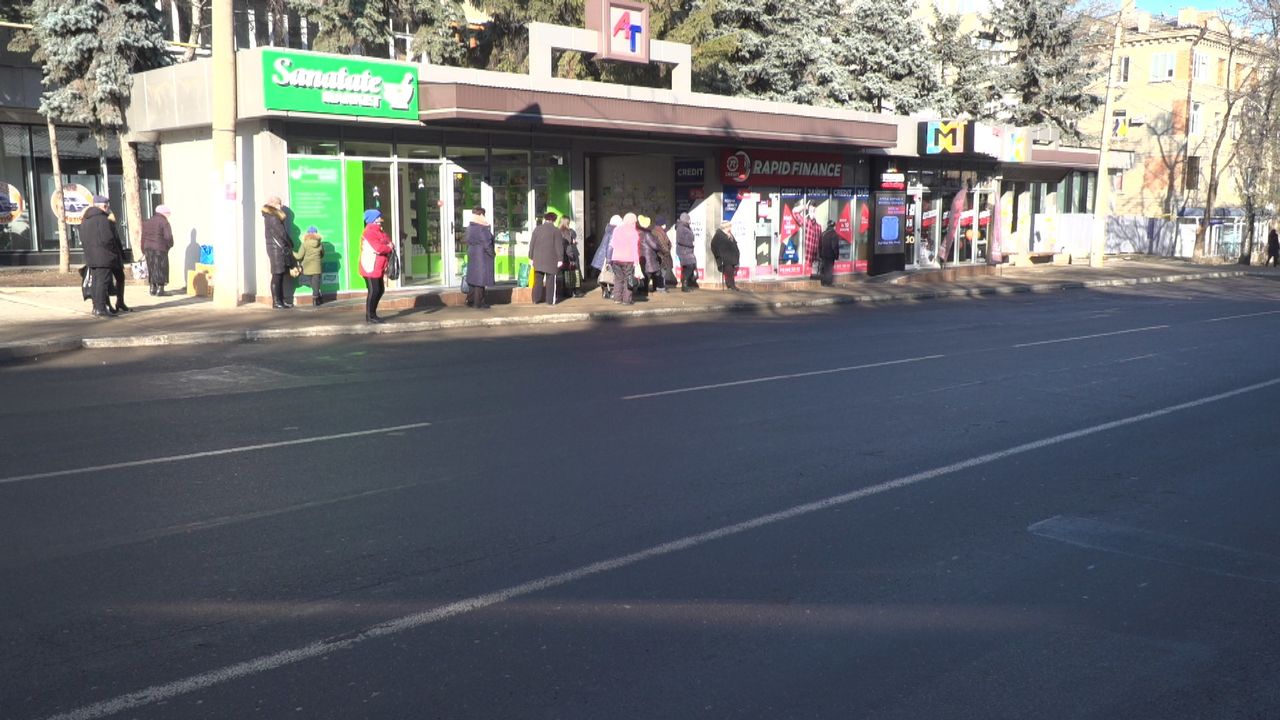 На каждой бельцкой остановке установят вместительные урны.