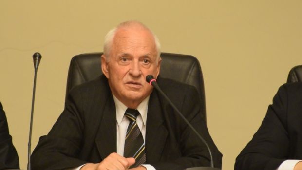 În seara zilei de 8 mai, fostul prim-ministru al Republicii Moldova, Mircea Druc, a fost coborât dintr-un autobuz ce îl ducea către Cernăuţi. Foto: epochtimes-romania.com