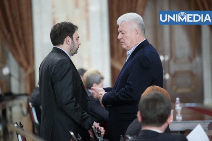 Renato Usatâi spune că 11 deputați comuniști, în frunte cu Voronin, s-ar fi aliat cu Vlad Plahotniuc și că democratul vrea să facă din PCRM un fel de PD #2.