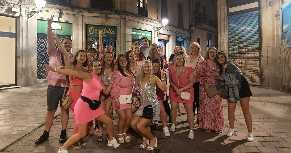 Tururile populare cu alcool, complet interzise în Barcelona.