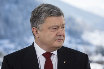 Президент Украины Петр Порошенко заявил, что в ходе вооруженного конфликта в Донбассе погибли более 10 тысяч украинцев. 