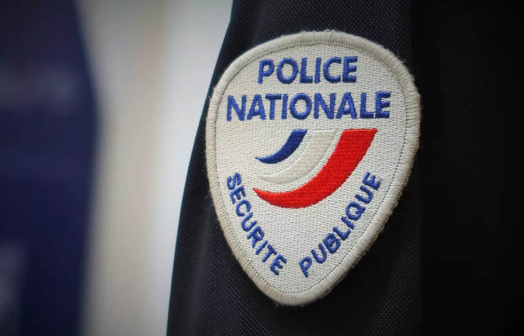 Doi polițiști, condamnați pentru furtul de cocaină confiscată în Franța.