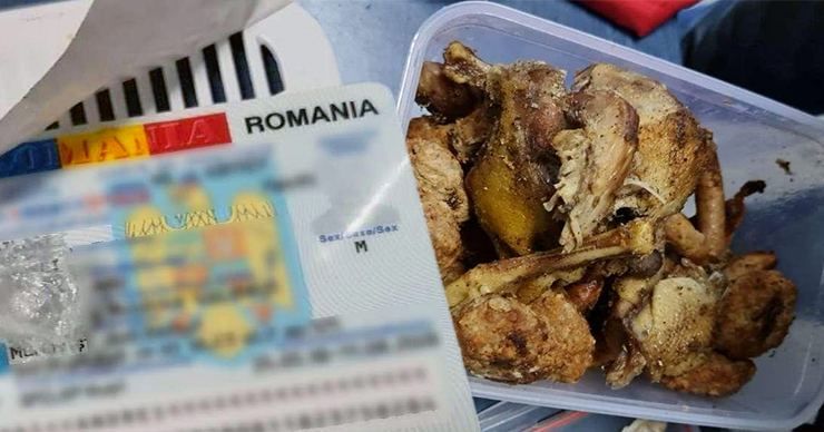 Молдаванин пытался спрятать в контейнере для еды фальшивое удостоверение. Фото: Point.md.