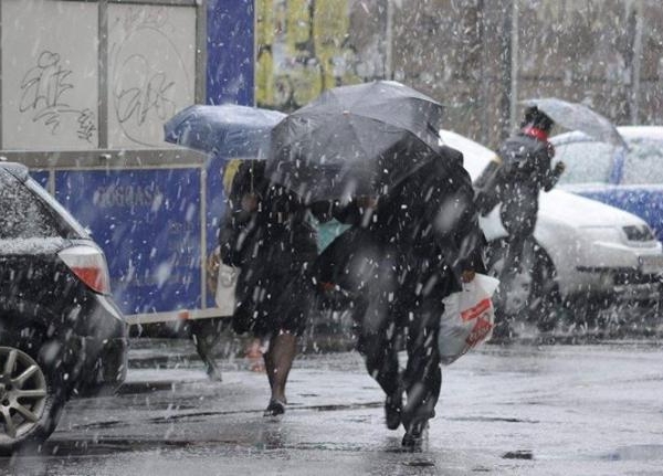 Iarna se pare ca isi intra in drepturi. In urmatoarele zile vin ninsorile si frigul.