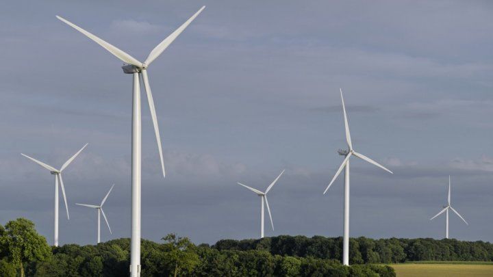 Germania: Cum își motivează cetăţenii să folosească energie oeliană