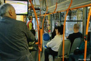 Acțiunea este organizată cu ocazia zilei de naștere a compozitorului. 