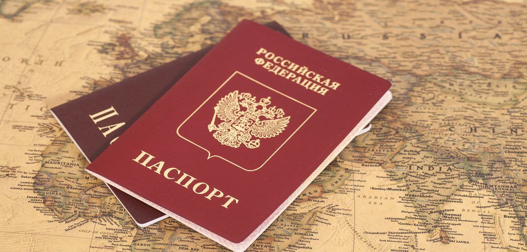 Отметим, действующий закон требует в таких случаях наличия у участников госпрограммы регистрации по месту жительства.