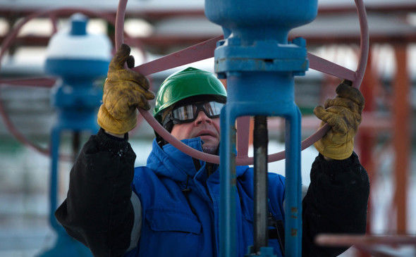 Кремль допустил продажу нефти «на восток» при отказе Европы от покупок.