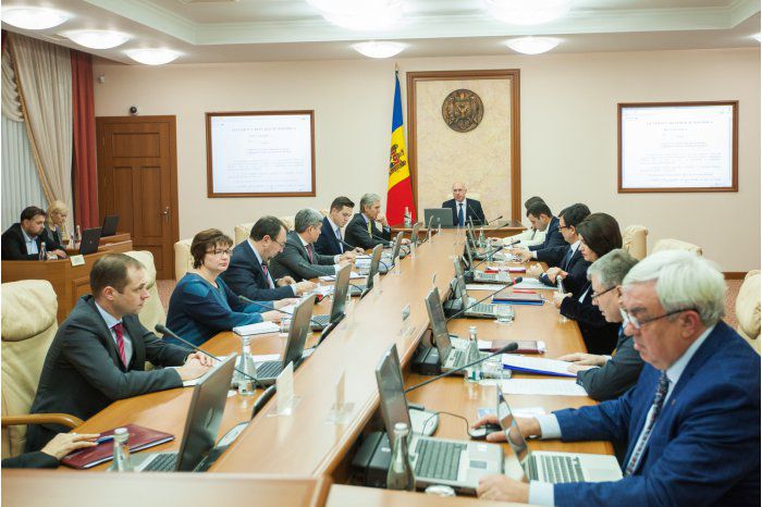 Кабмин утвердил кандидатуры пяти послов Молдовы.