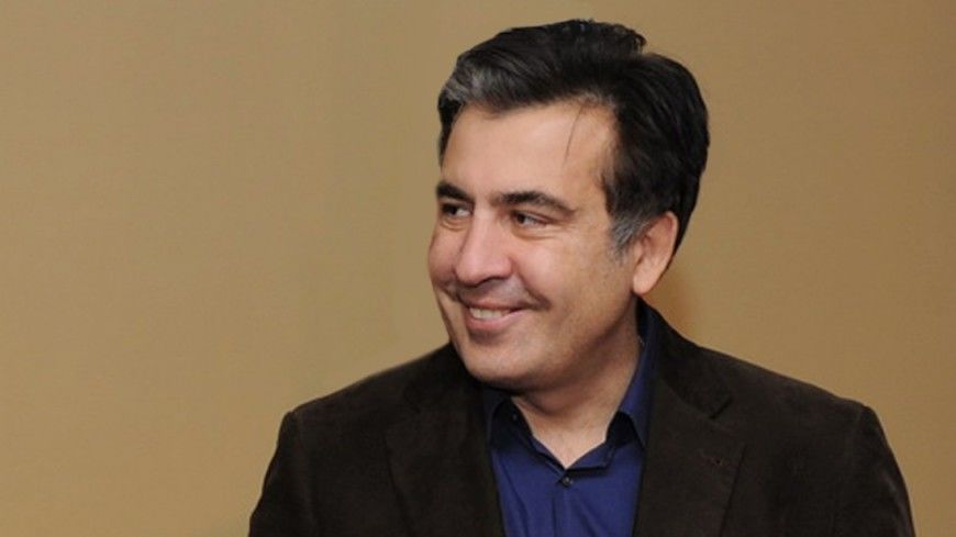 По словам Саакашвили, президент Украины давно не присылает представителей СБУ к его дому.