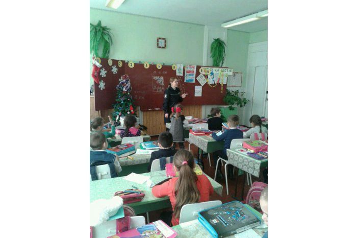 Полиция рекомендует родителям постоянно присматривать за детьми.