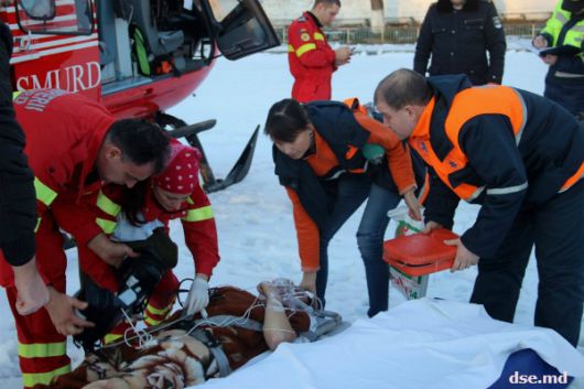 Bărbatul a fost transportat de urgență la spital, unde a fost supus unei intervenții chirurgicale. Foto: dse.md