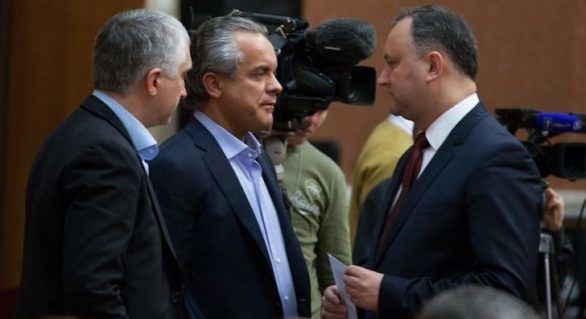 Preşedintele Igor Dodon ar continua să se vadă cu Plahotniuc