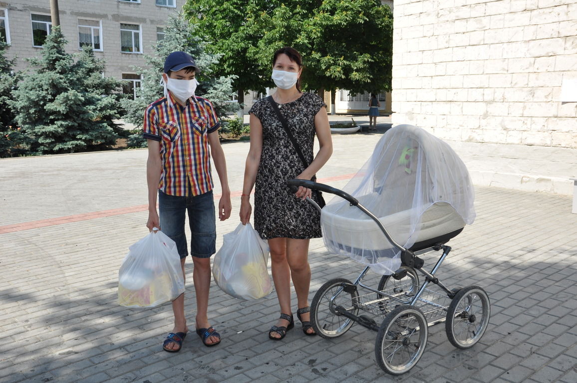 В Дубоссарах детям выдают продуктовые наборы или денежную компенсацию.