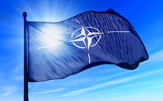 НАТО: Россия отводит войска из Украины, но не все.
