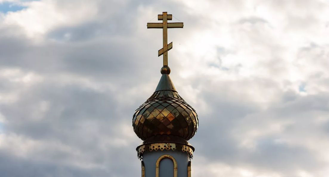 В Глодянах мужчина разгромил церковь.